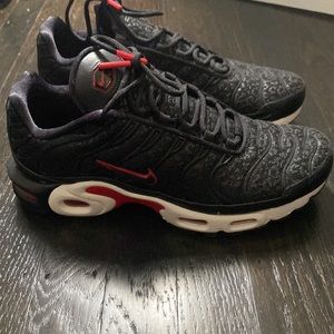 Black cheetah print Nike airs brand new never worn size 7.5